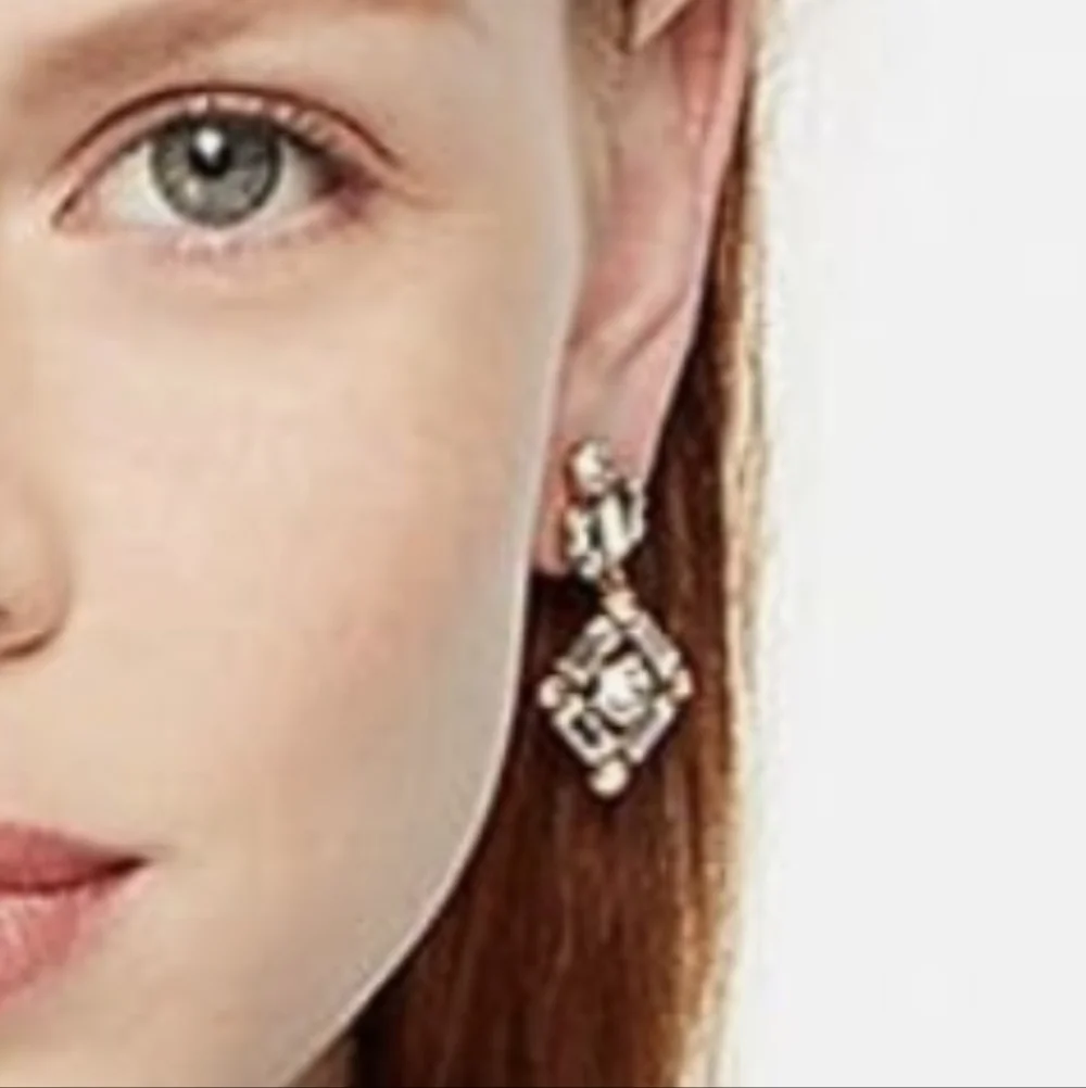 NWT kate spade Cocktails and Conversations Drop Earrings. Stunning 💎✨
